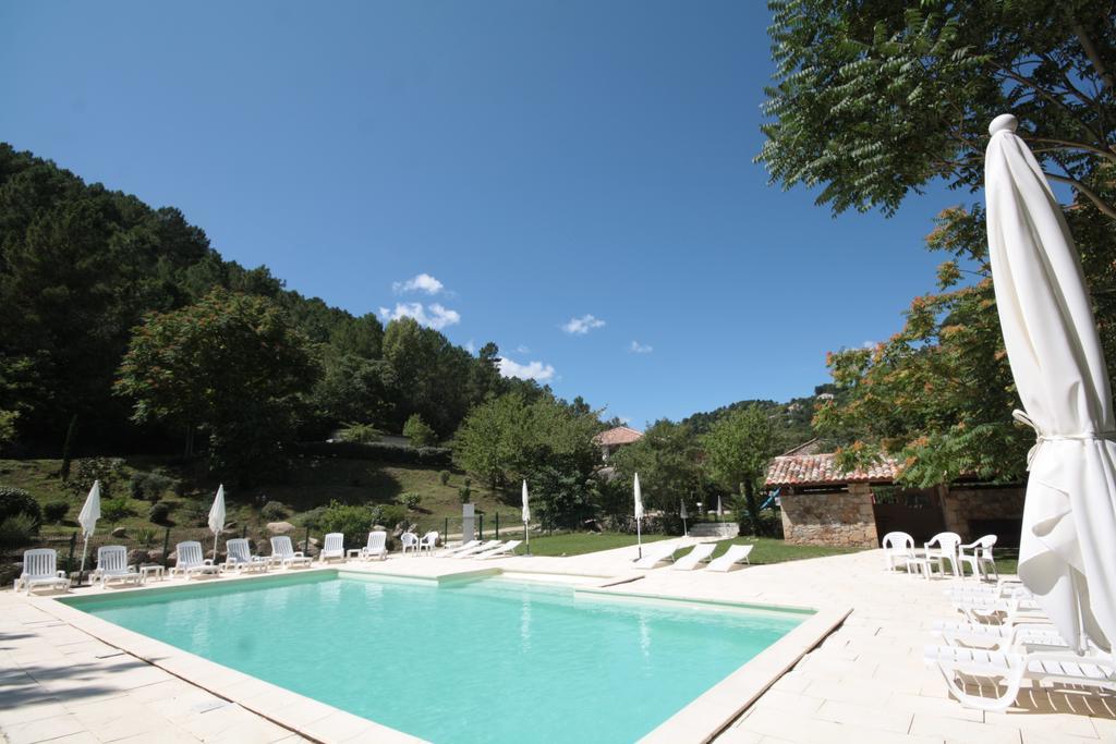 Logis Hotel Restaurant Le Domaine De L'Eau Vive Largentière Esterno foto