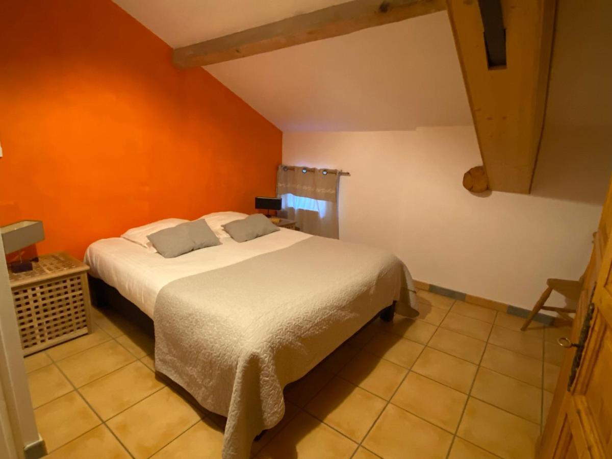 Logis Hotel Restaurant Le Domaine De L'Eau Vive Largentière Esterno foto
