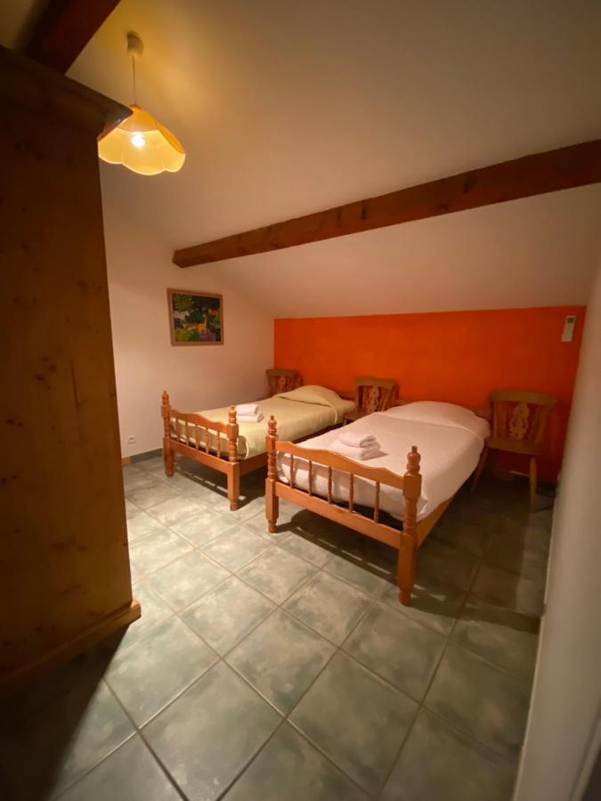 Logis Hotel Restaurant Le Domaine De L'Eau Vive Largentière Esterno foto