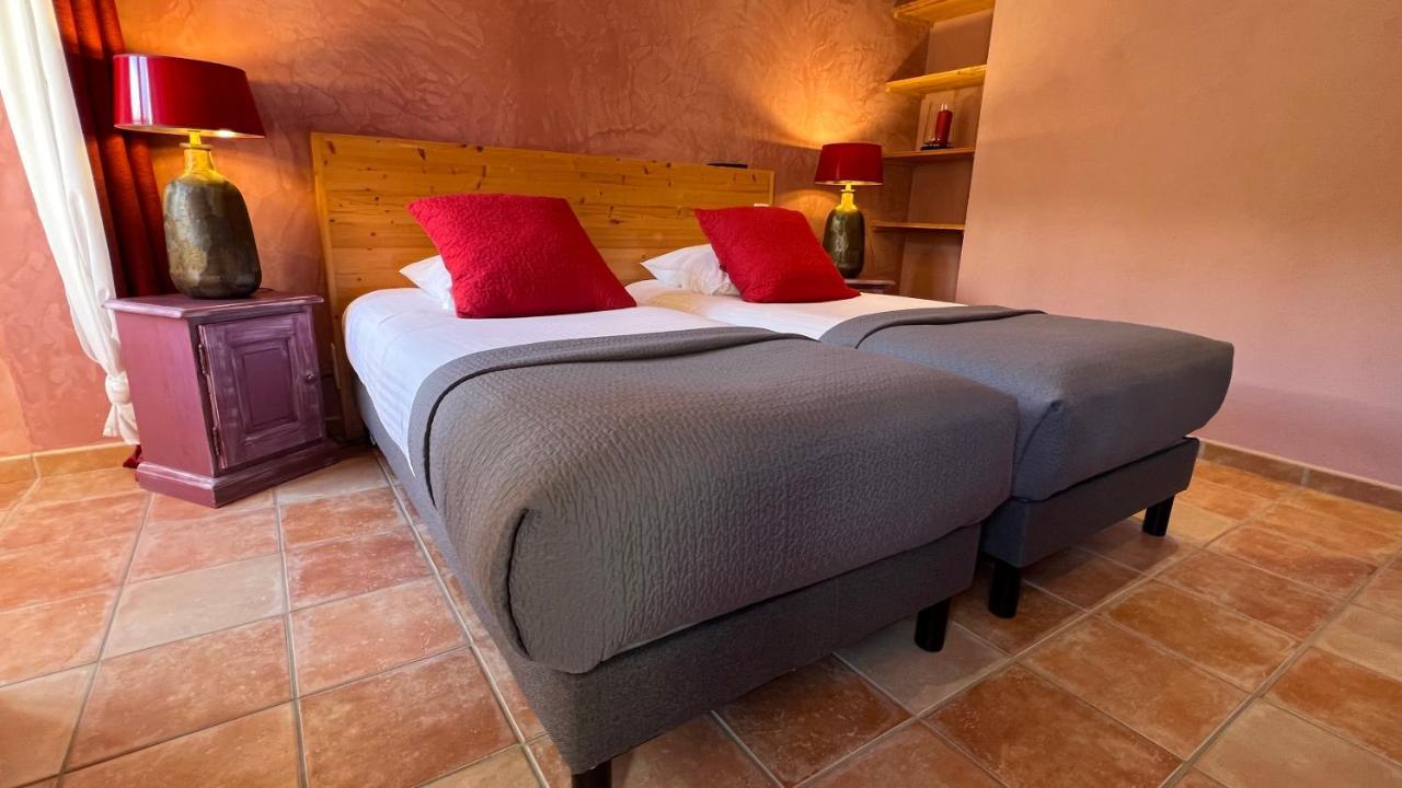 Logis Hotel Restaurant Le Domaine De L'Eau Vive Largentière Esterno foto