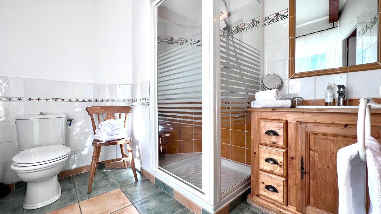 Logis Hotel Restaurant Le Domaine De L'Eau Vive Largentière Esterno foto