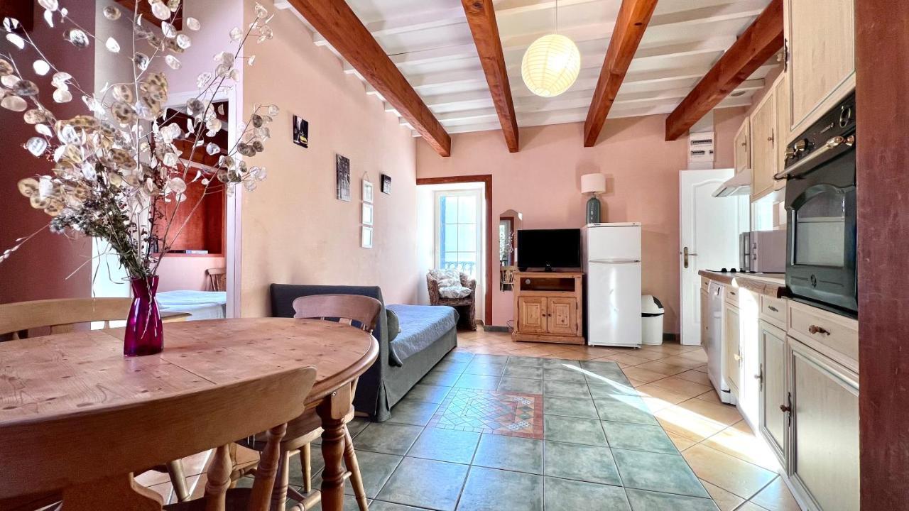 Logis Hotel Restaurant Le Domaine De L'Eau Vive Largentière Esterno foto