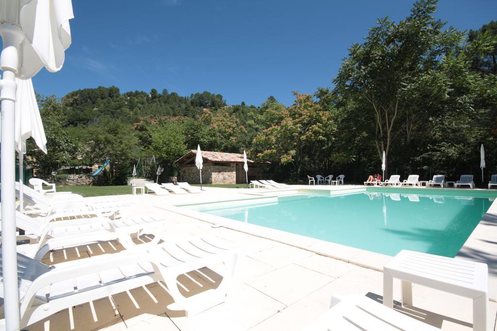 Logis Hotel Restaurant Le Domaine De L'Eau Vive Largentière Esterno foto
