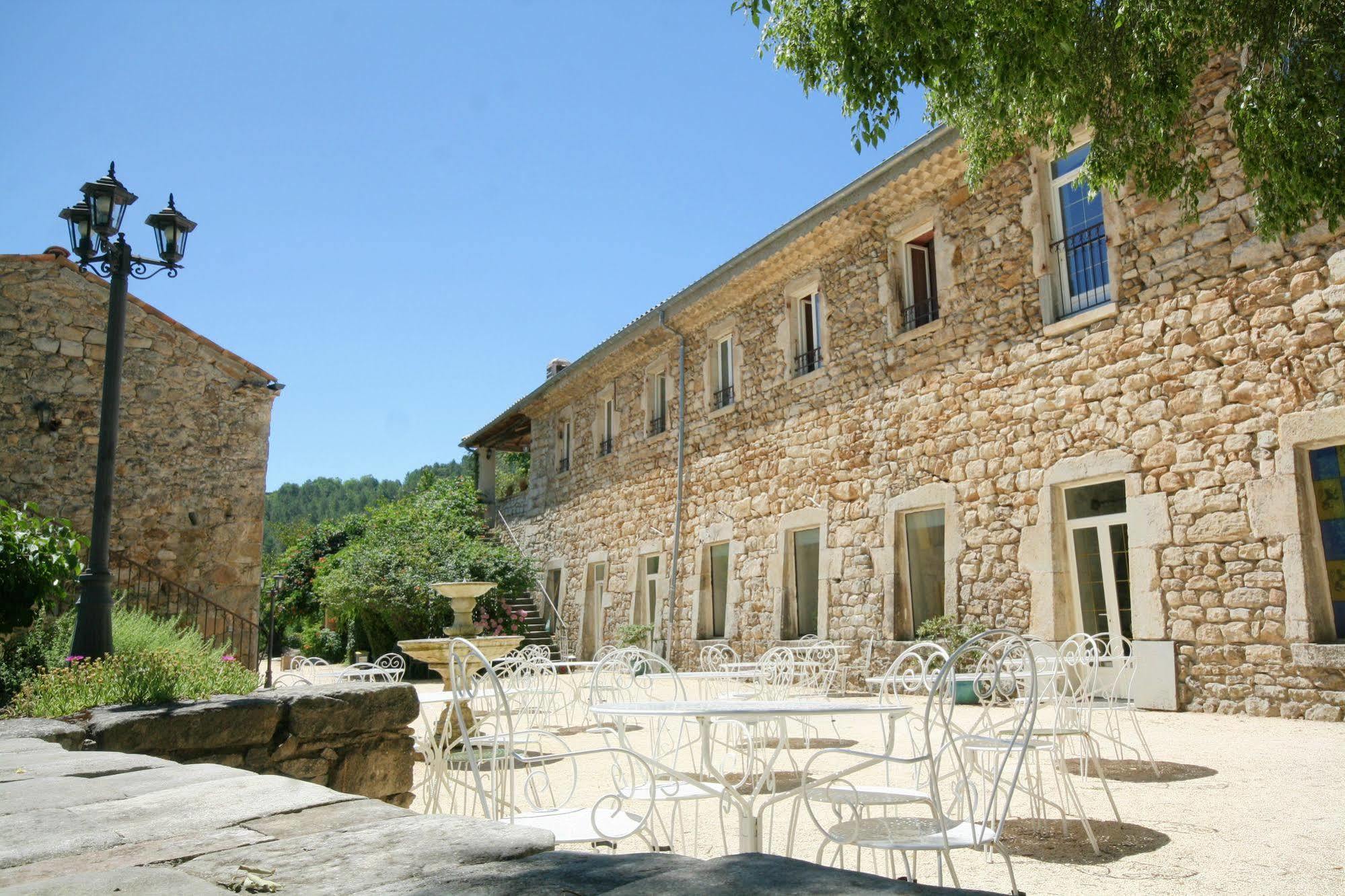 Logis Hotel Restaurant Le Domaine De L'Eau Vive Largentière Esterno foto