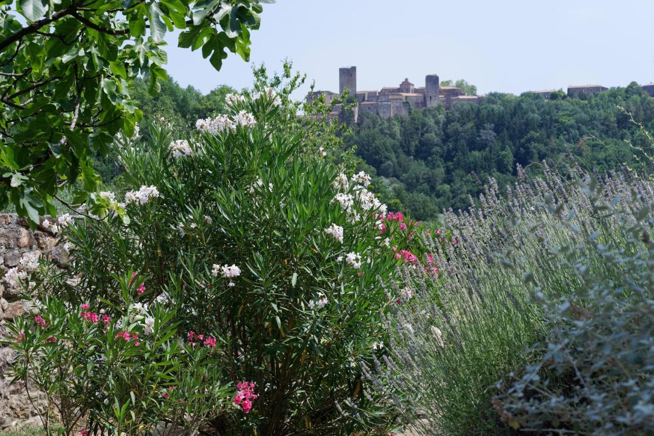 Logis Hotel Restaurant Le Domaine De L'Eau Vive Largentière Esterno foto