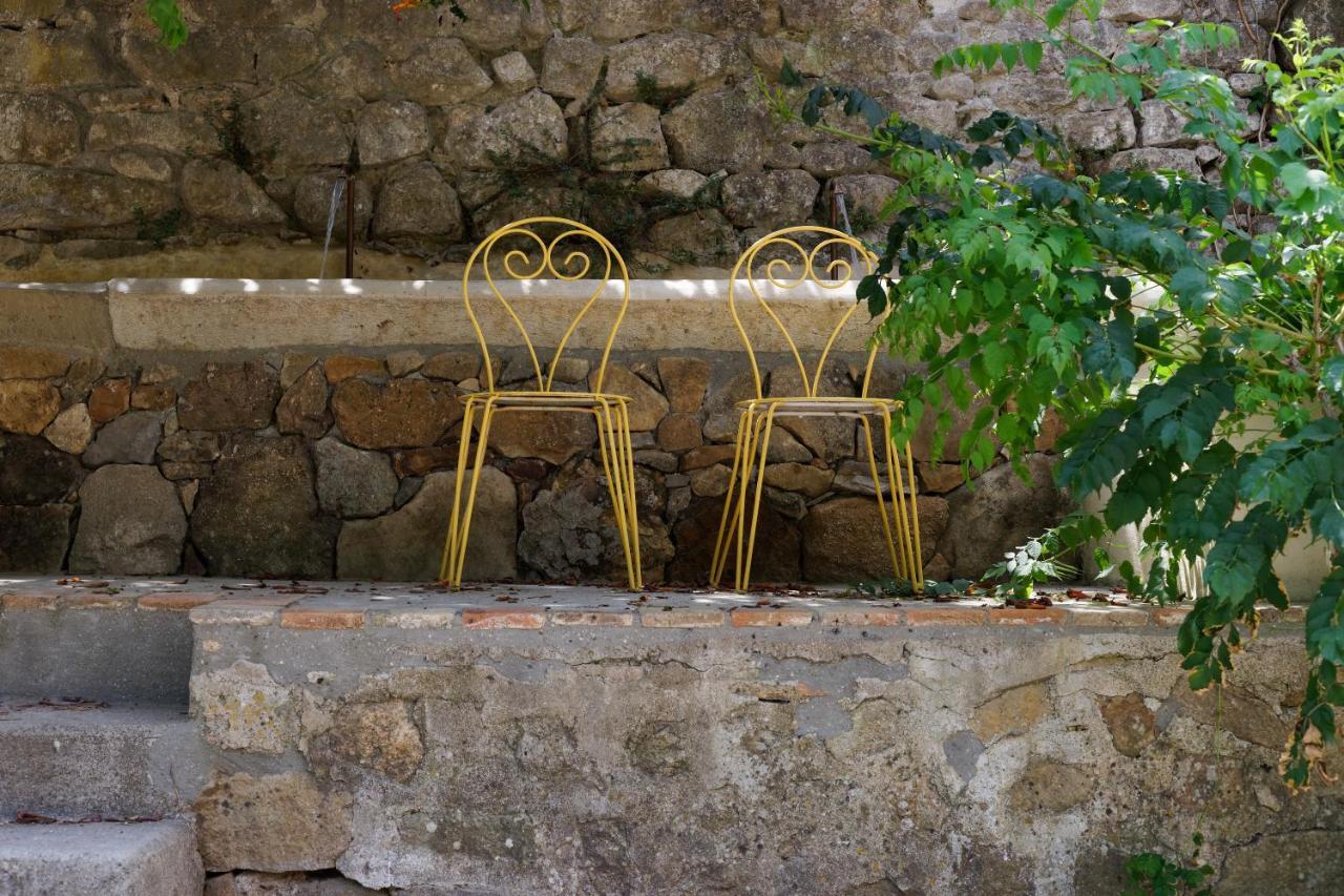 Logis Hotel Restaurant Le Domaine De L'Eau Vive Largentière Esterno foto